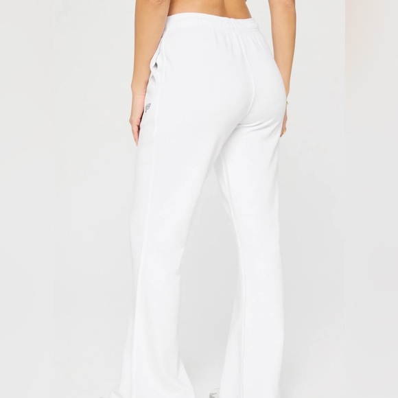 Women’s Fabletics Year Round Terry Wide Leg Pant, Classic White, Small - Picture 2 of 6